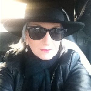 Meet your Posher, Ellen